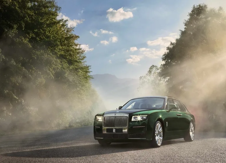 Catch a glimpse of the New Rolls-Royce Ghost in Abu Dhabi