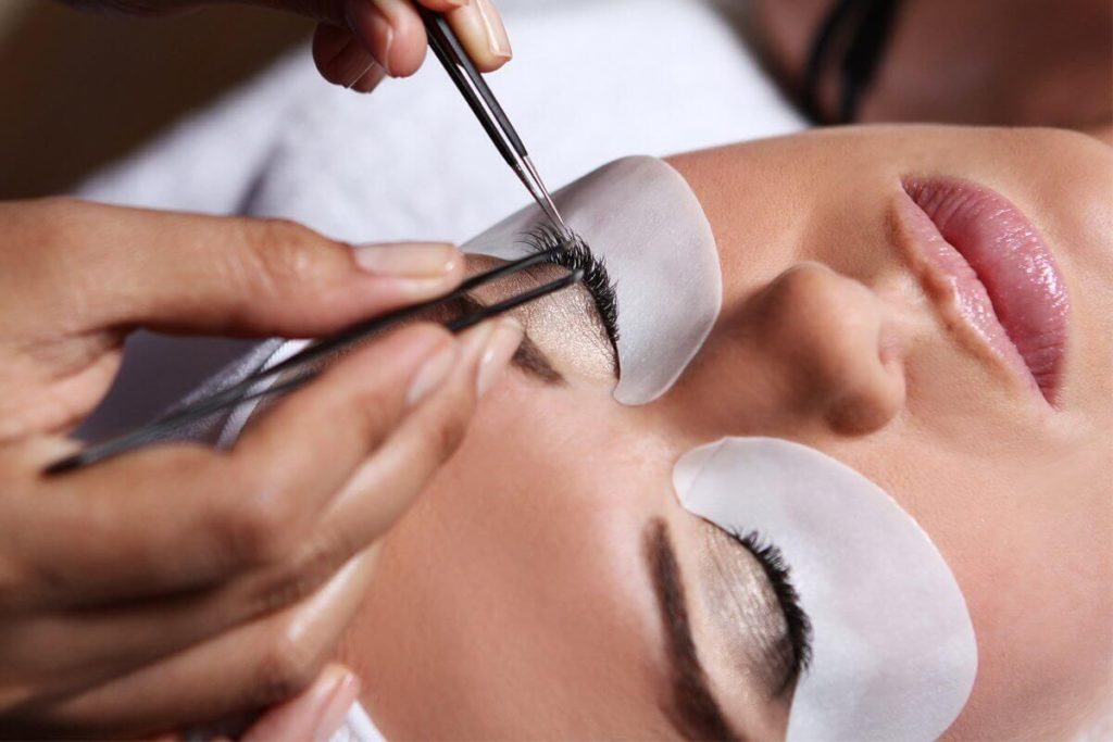 LVL lashes Tips and Toes ME
